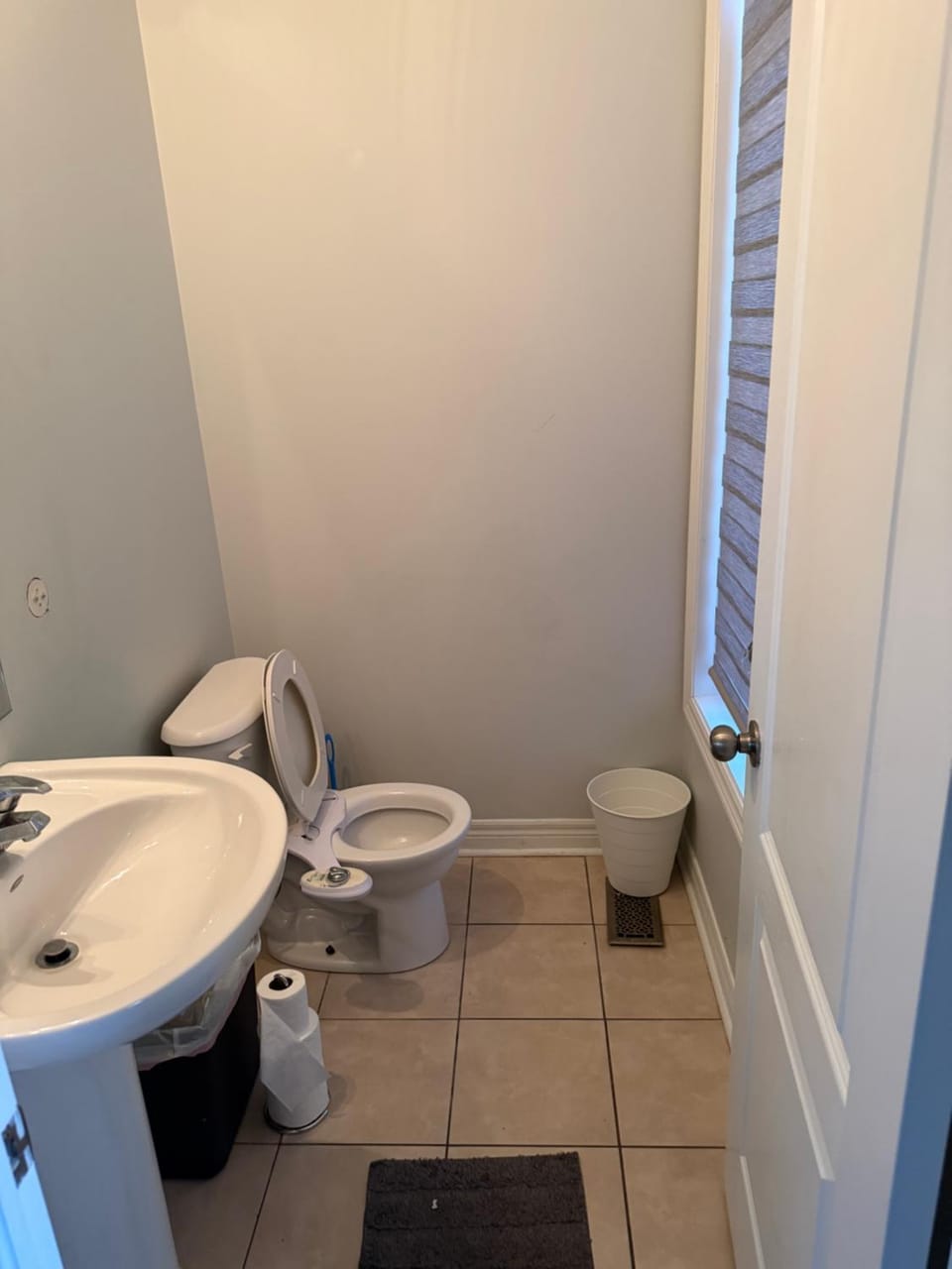 Spacious Brampton 4BR Upper Home House in Halton Hills