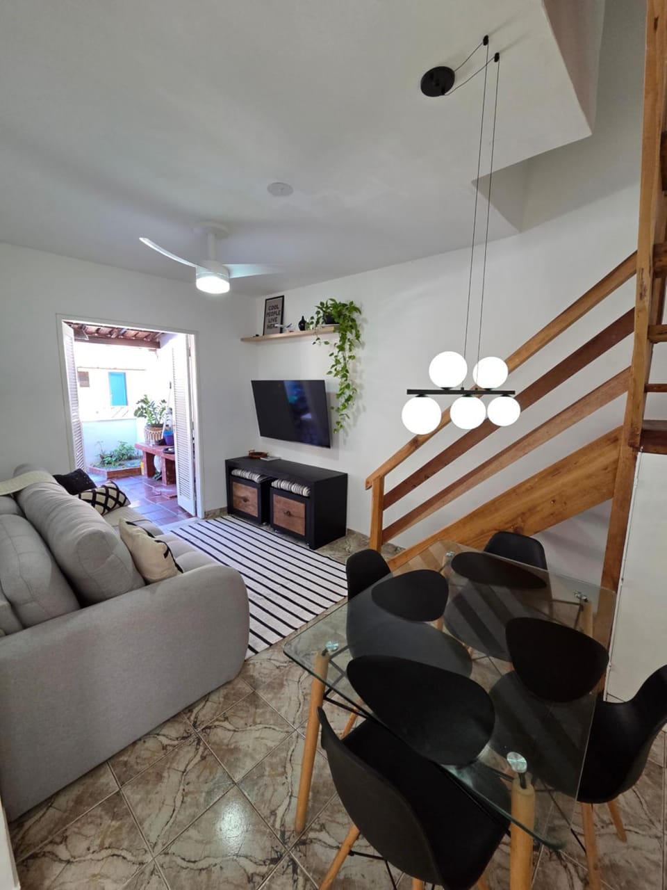 Communal lounge/ TV room