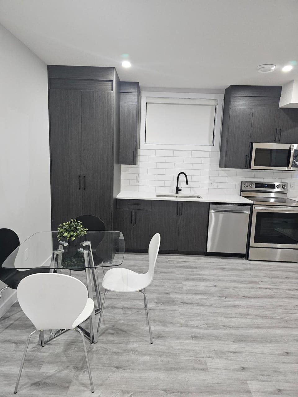 Cozy on Baywater Apartment in Airdrie
