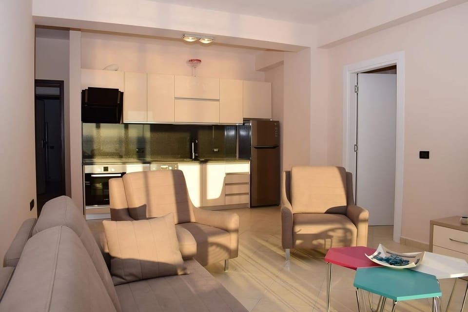 Kitchen or kitchenette, Living room