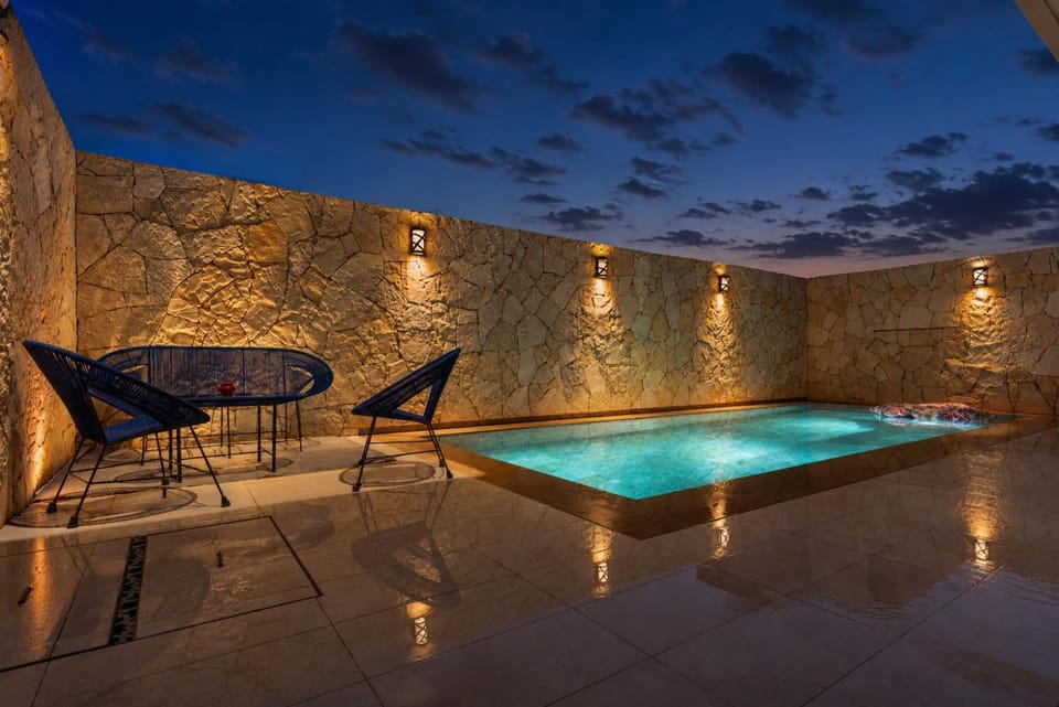 Pool view, Swimming pool