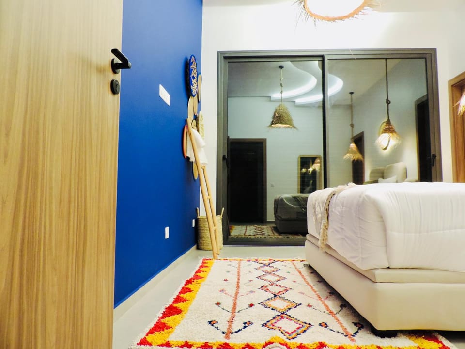 Photo of the whole room, Bedroom