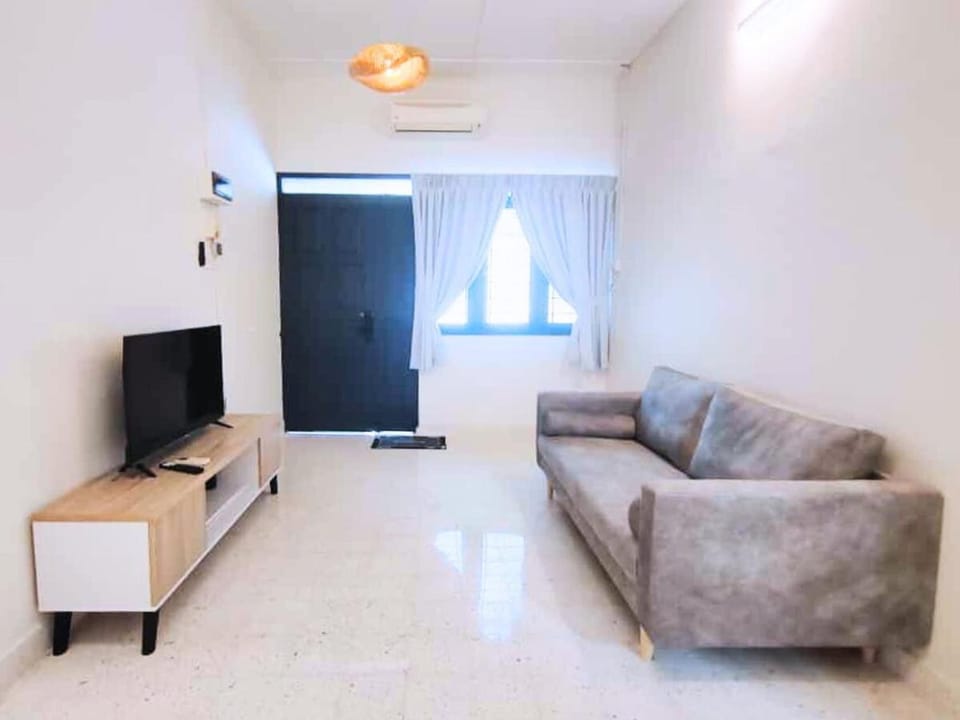 Ipoh Tambun Field - Landed House 9px - 3R2B House in Ipoh