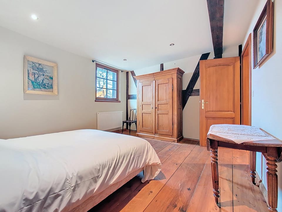 Bed, Photo of the whole room, Bedroom, hair dresser, wardrobe