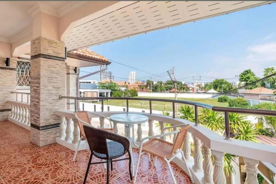Ketki Luxury Pool Villa PearlShore Pattaya Villa in Pattaya City