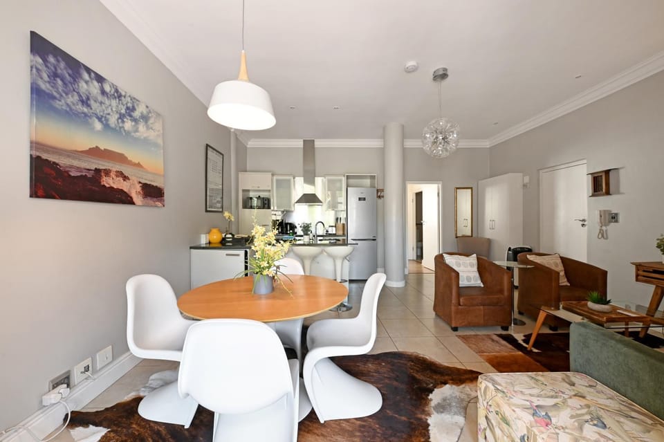 Charming Sea Point 1 Bed with Leafy Patio Apartment in Sea Point