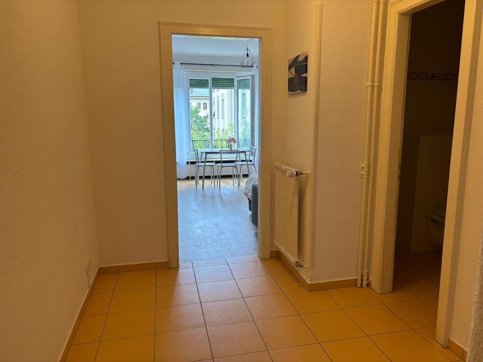 2 bedrooms accommodation 10 min from the train station Apartment in Lausanne