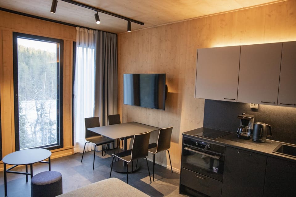 TV and multimedia, Coffee/tea facilities, Seating area, Dining area, microwave, oven