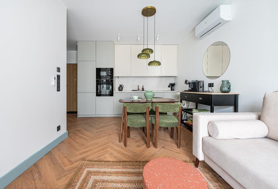 Kitchen or kitchenette, Living room, Photo of the whole room, Seating area, Dining area, oven, stove