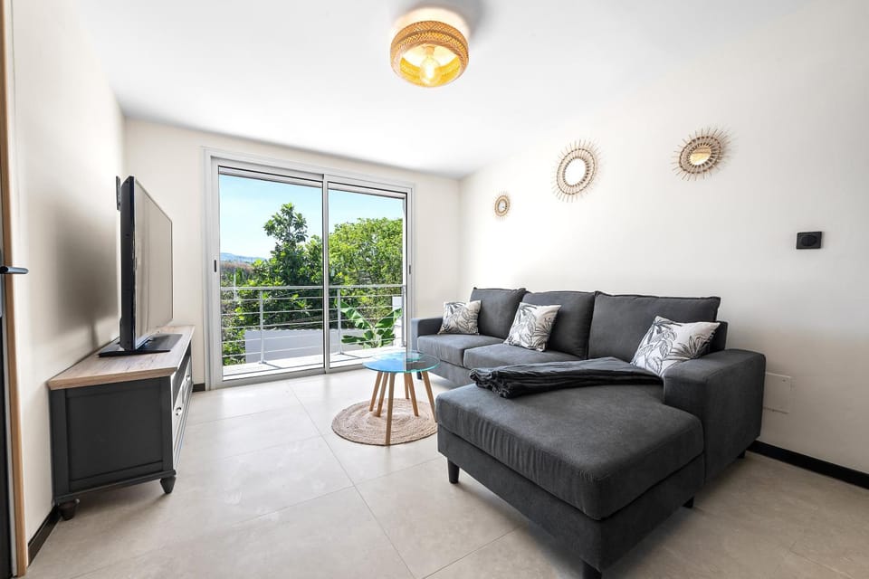 TV and multimedia, View (from property/room), Balcony/Terrace, Living room