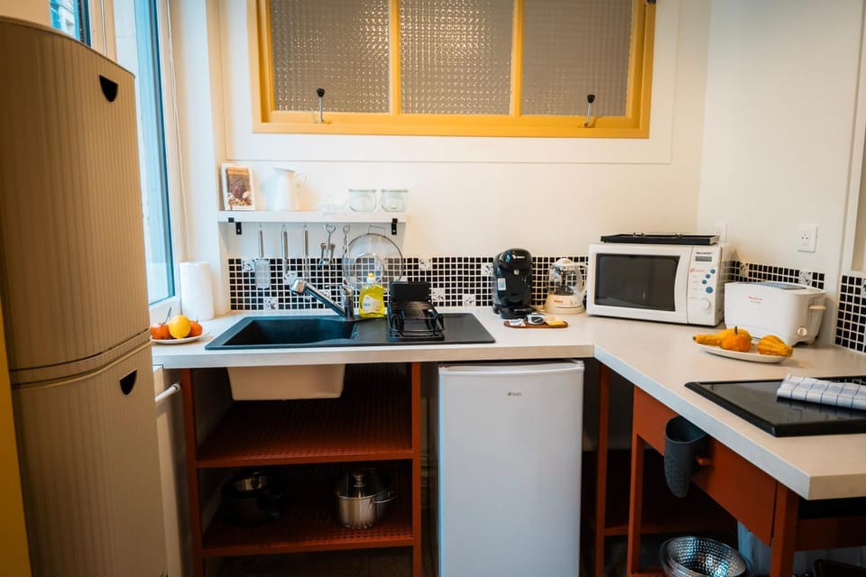 Coffee/tea facilities, stove, kitchen