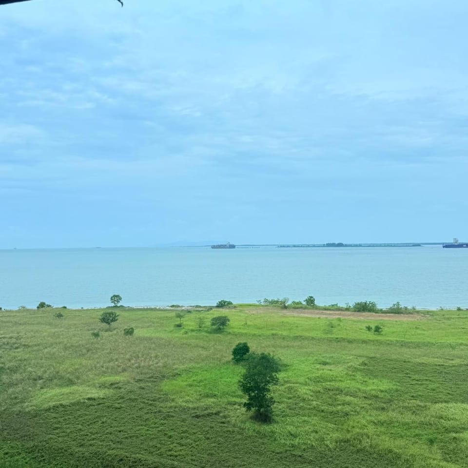Ataraxia Park 4 Sea View 2R1B 6 Pax Apartment in Johor