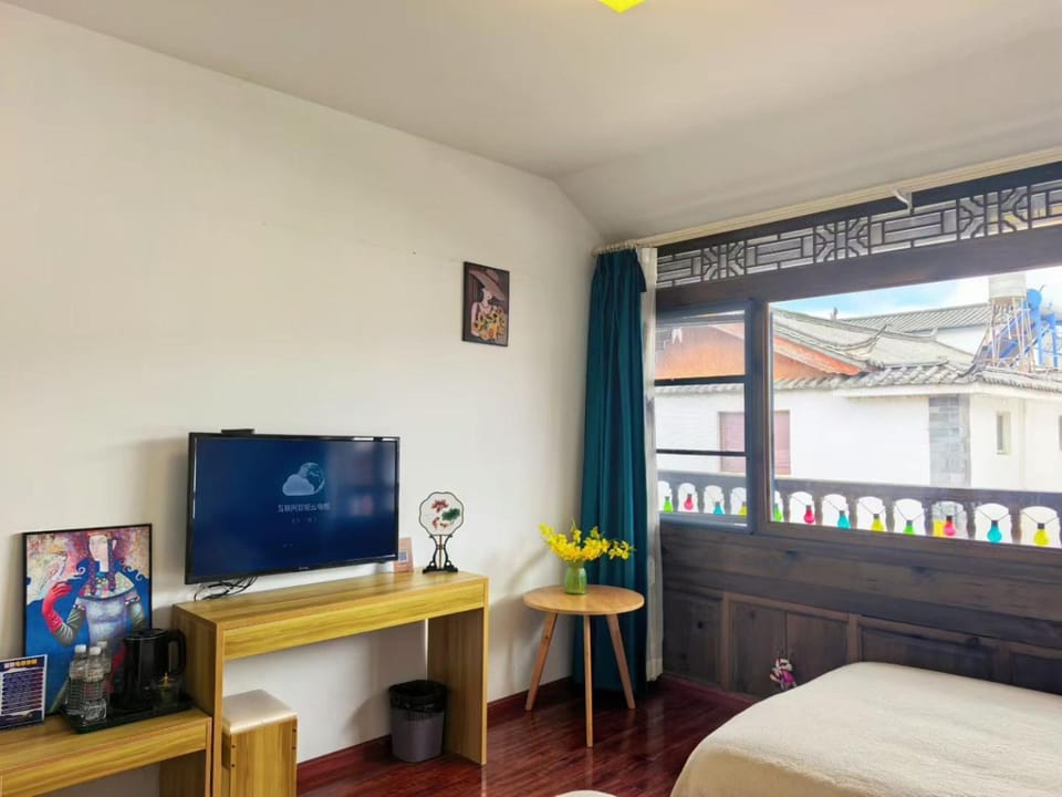 Communal lounge/ TV room, Bed, TV and multimedia, Photo of the whole room, Bedroom