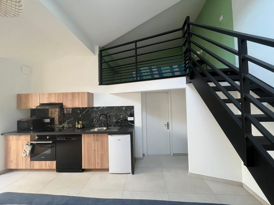 Kitchen or kitchenette, stove