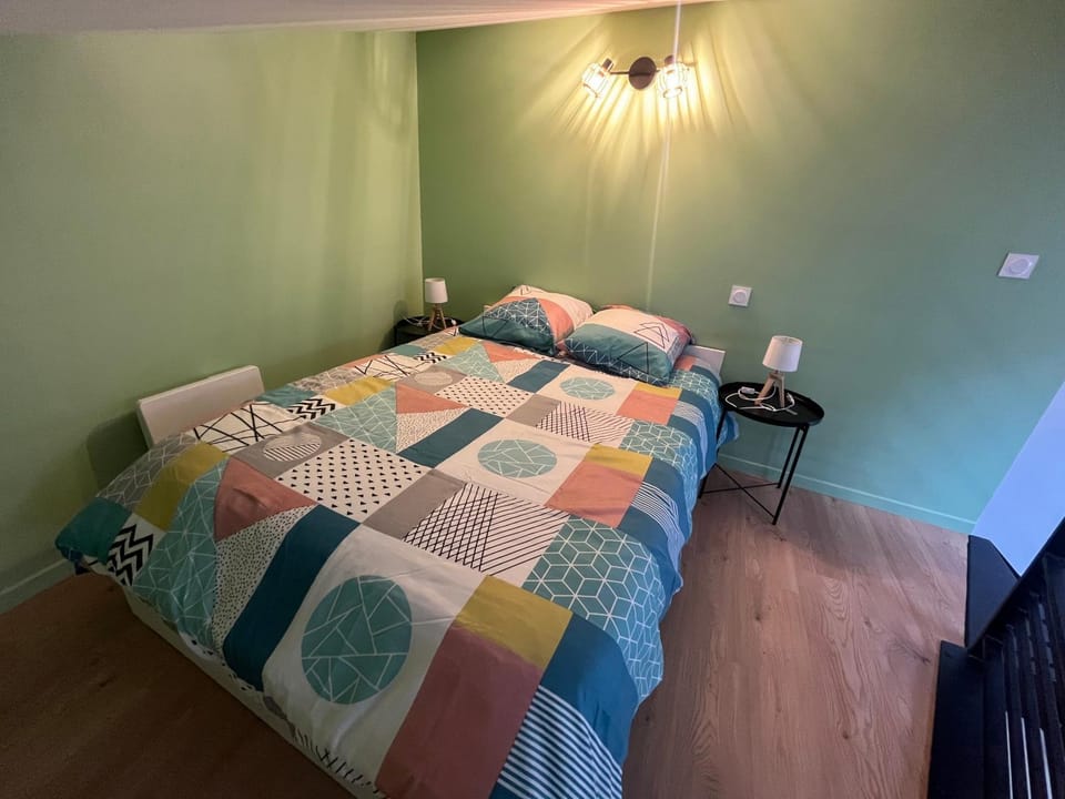 Bed, Photo of the whole room, Bedroom