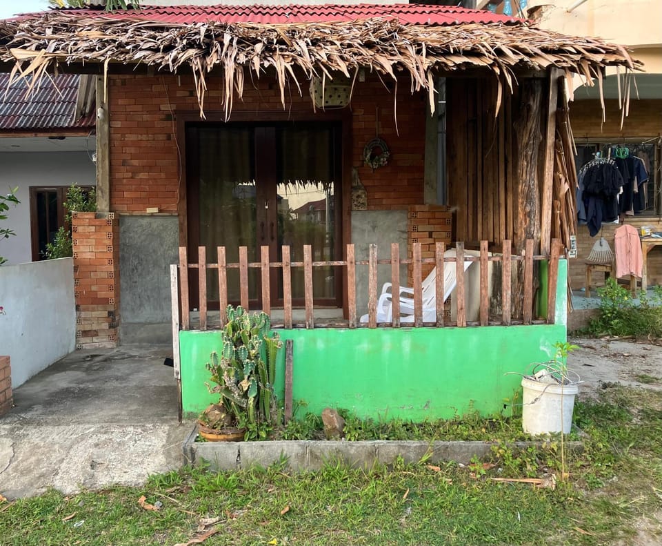 Friend Guesthouse , Kho Lanta Bed and Breakfast in Krabi Changwat