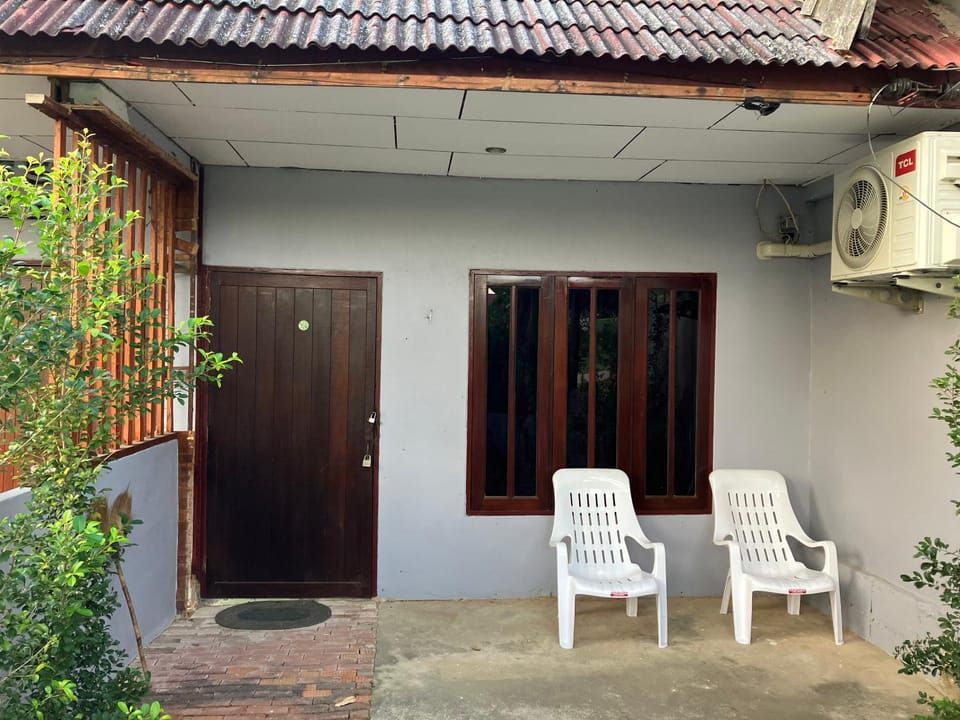 Friend Guesthouse , Kho Lanta Bed and Breakfast in Krabi Changwat