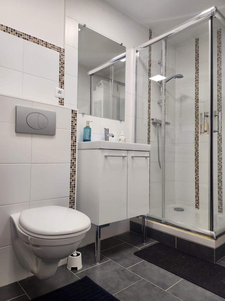 Shower, Toilet, Bathroom