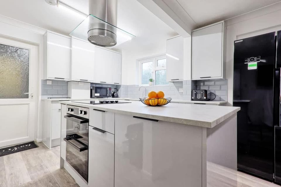 Surehaven Stays 6 Bedroom House Great for Teams House in Colchester