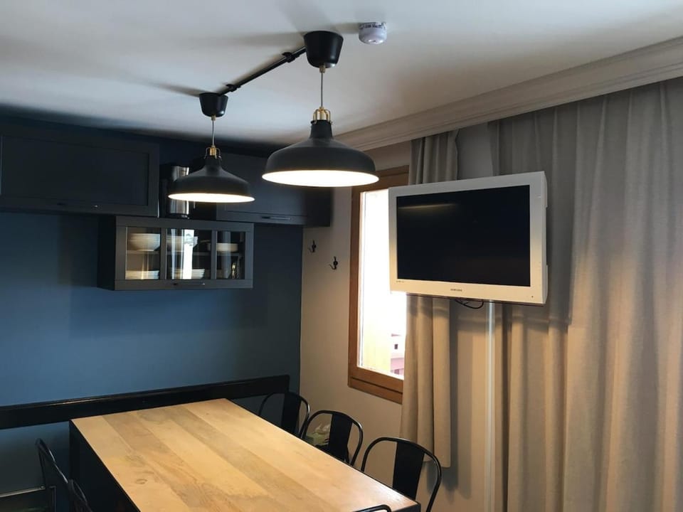 Plagne Soleil 2050 m Ski in and out sleeps 6 Apartment in Mâcot-la-Plagne