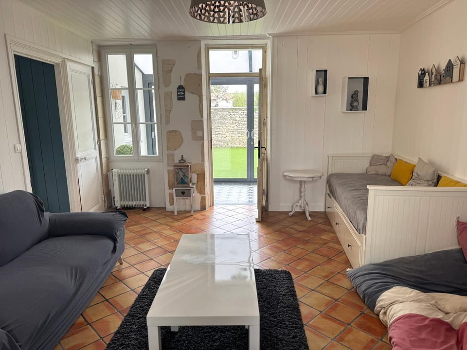 Living room, Garden view