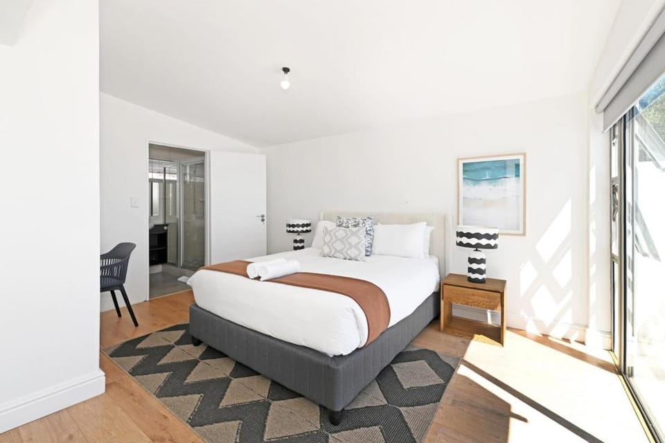 Spacious 3 Bedroom Villa BBQ Pool Ocean View Villa in Cape Town