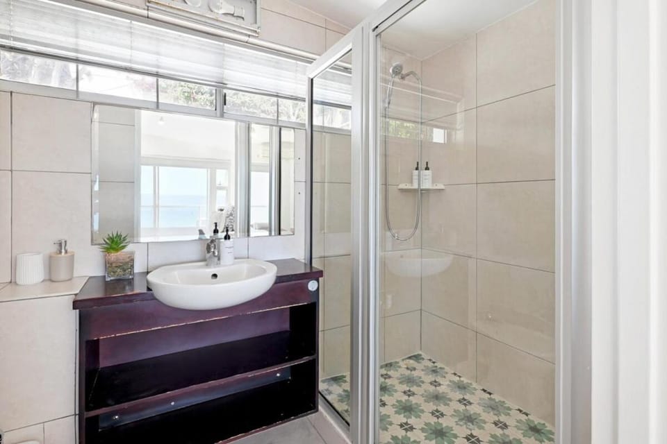Spacious 3 Bedroom Villa BBQ Pool Ocean View Villa in Cape Town