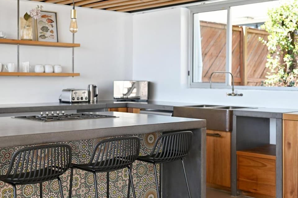 Spacious 3 Bedroom Villa BBQ Pool Ocean View Villa in Cape Town