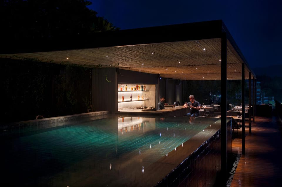 Lounge or bar, Pool view, Swimming pool, Drinks