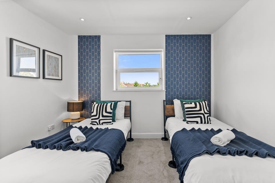 Spacious Bristol Apartment - Parking & WIFI Apartment in Bristol