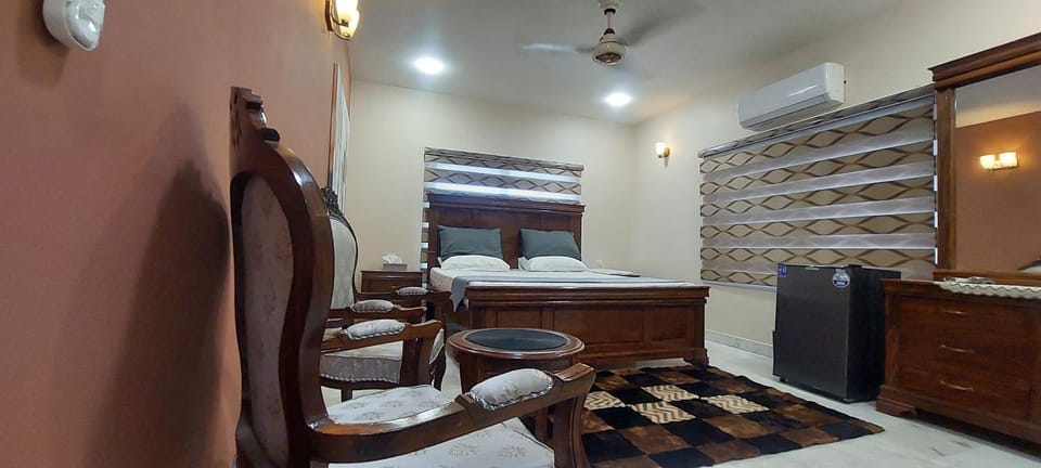 Spacious Rooms on 1st Floor Gulshan e Iqbal BLK7 Vacation rental in Karachi
