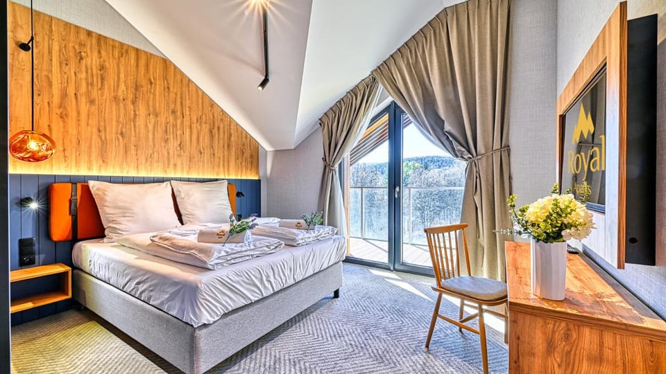 Bed, Balcony/Terrace, Bedroom, towels