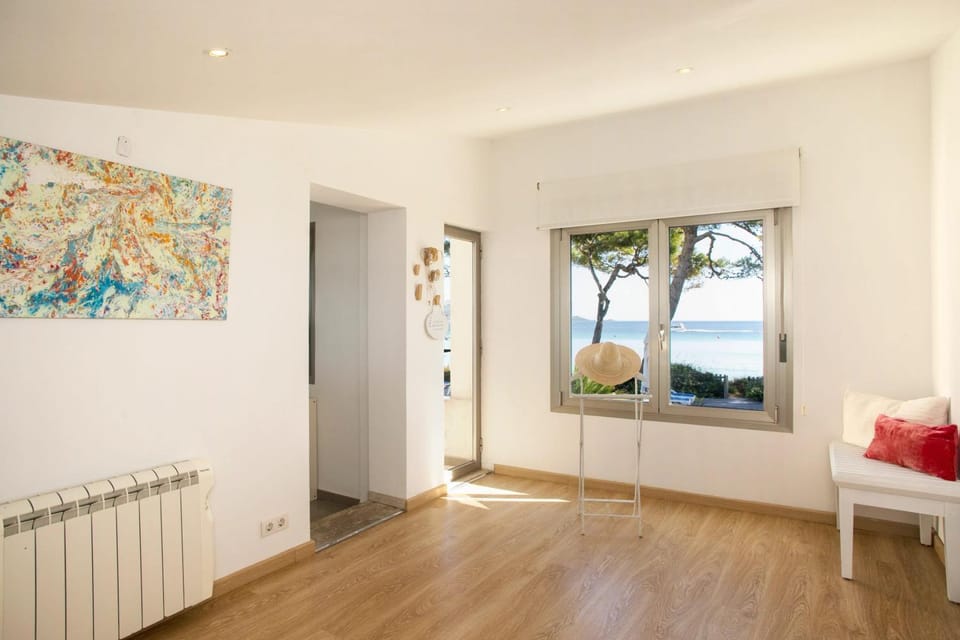 Charming seaside villa in Muro 220 m² House in Pla de Mallorca