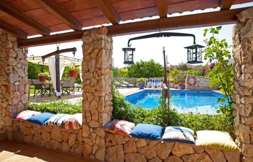 Modern Villa with Private Pool in Muro 300 m² Villa in Pla de Mallorca