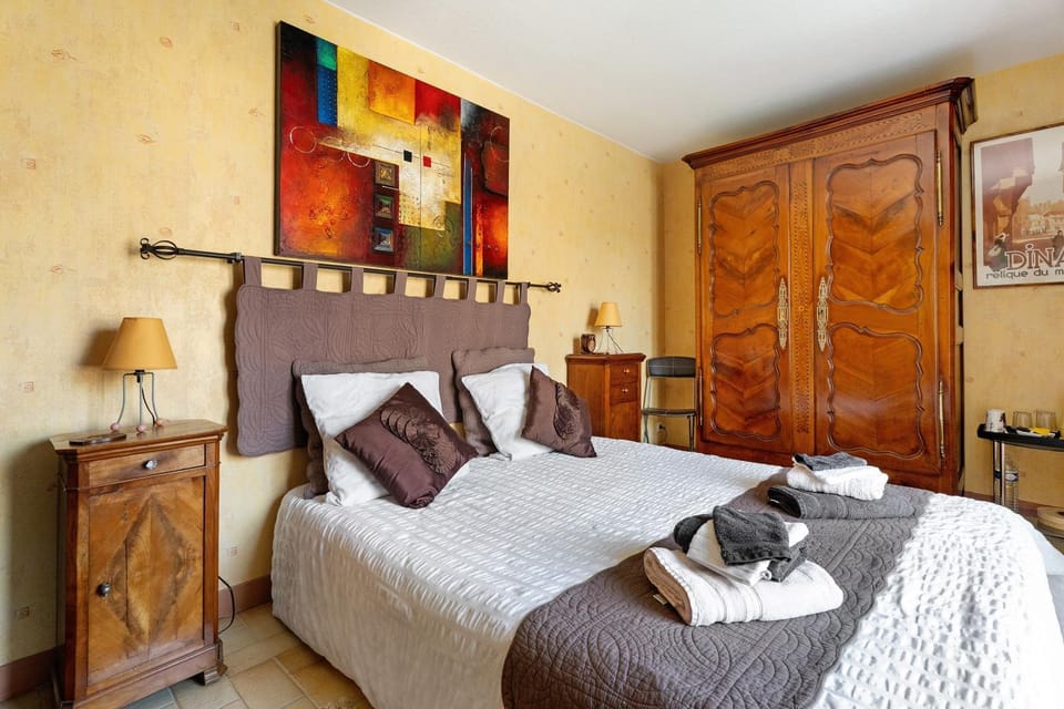 Living room, Bedroom