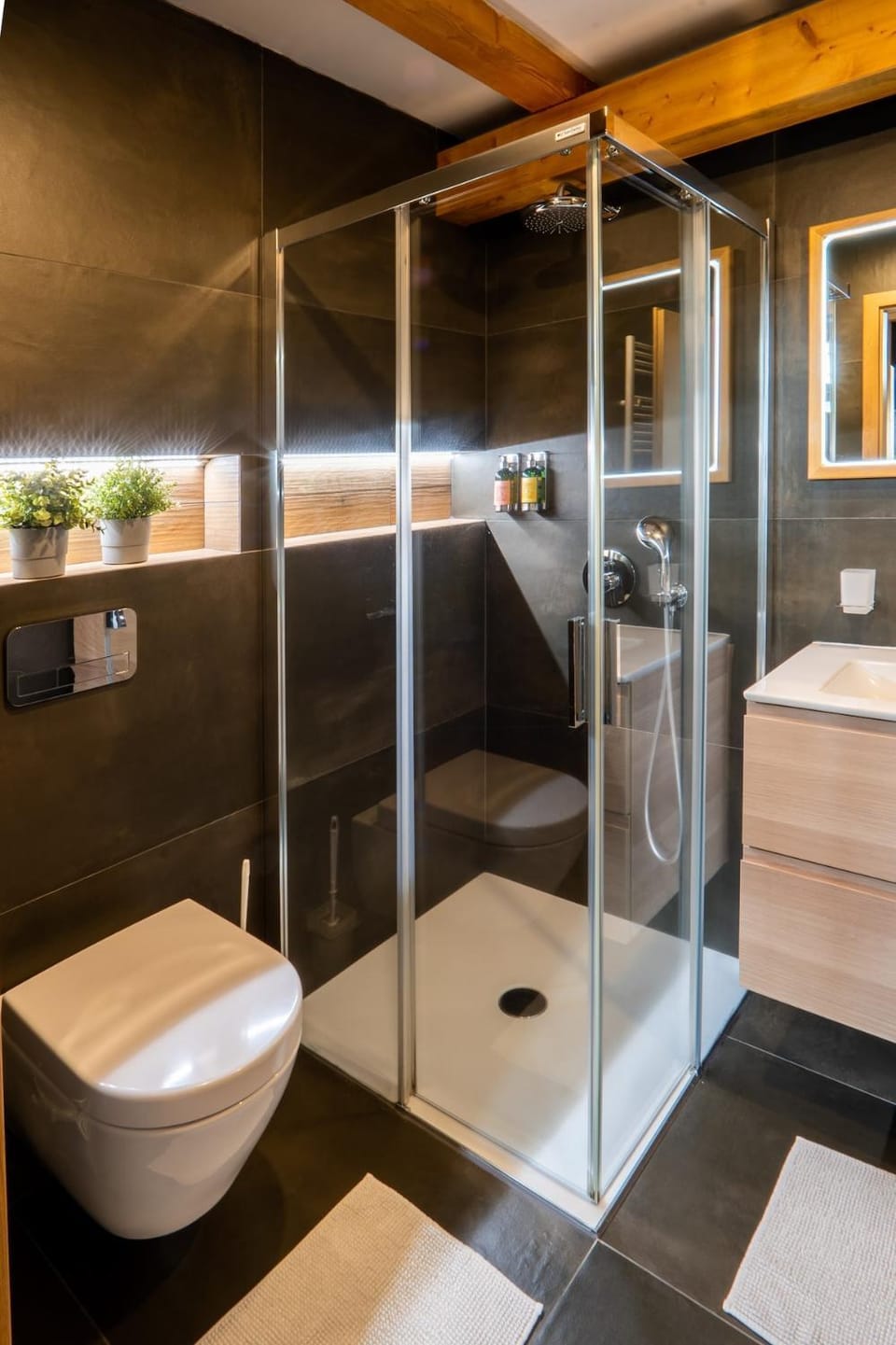 Shower, Toilet, Bathroom