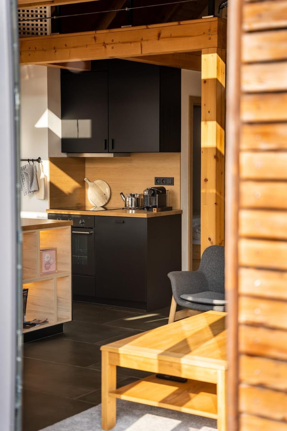 Kitchen or kitchenette, Dining area, pet friendly, stove
