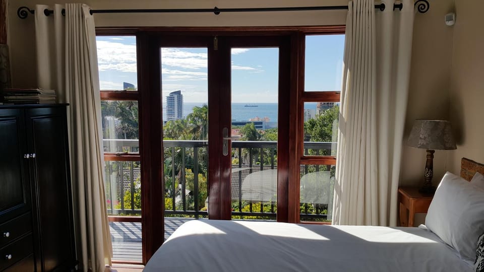 Pool view, Sea view