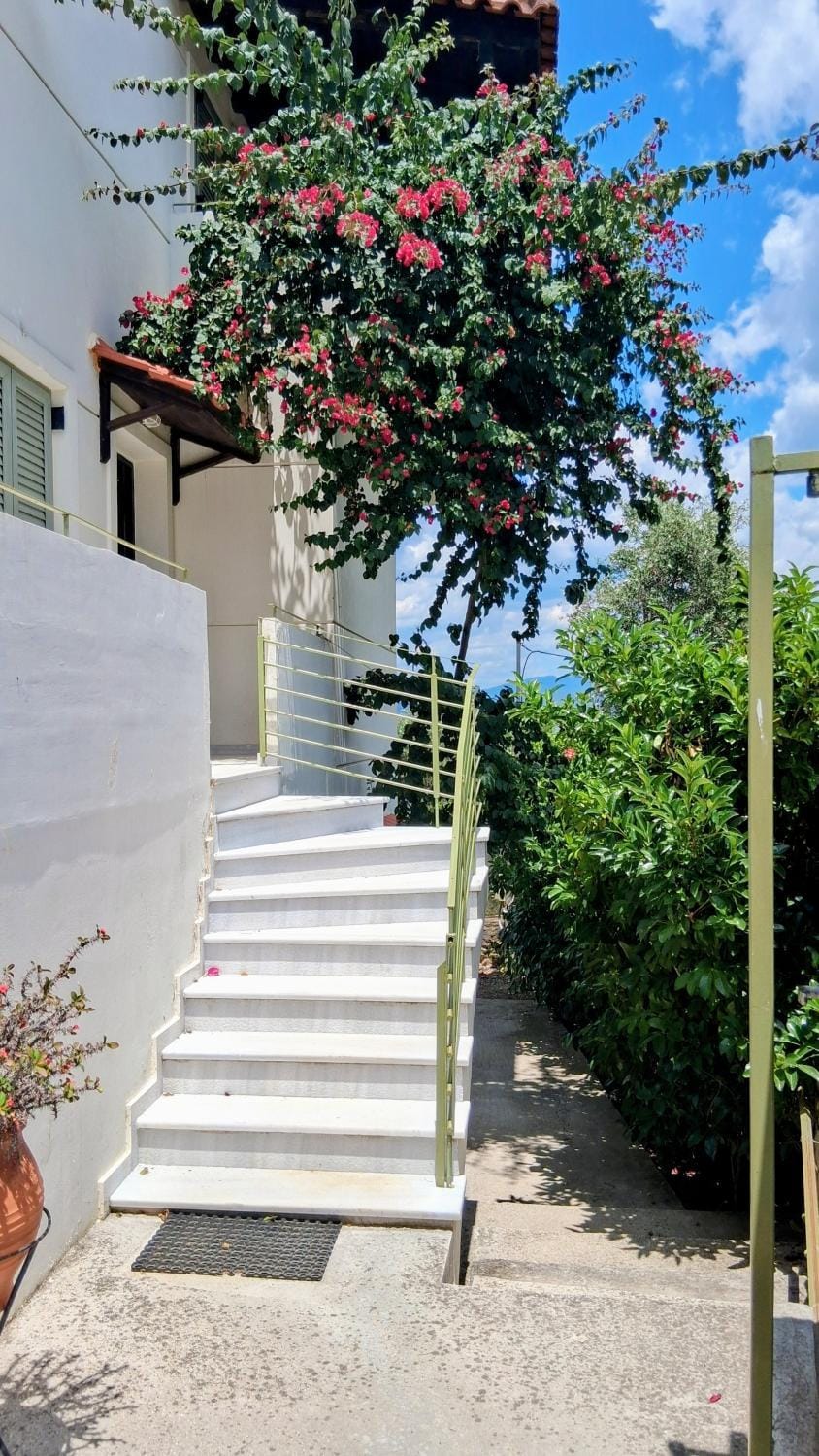 Aeria View Apartment in Messenia