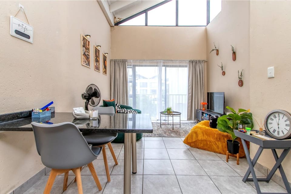 TV and multimedia, Living room, Dining area