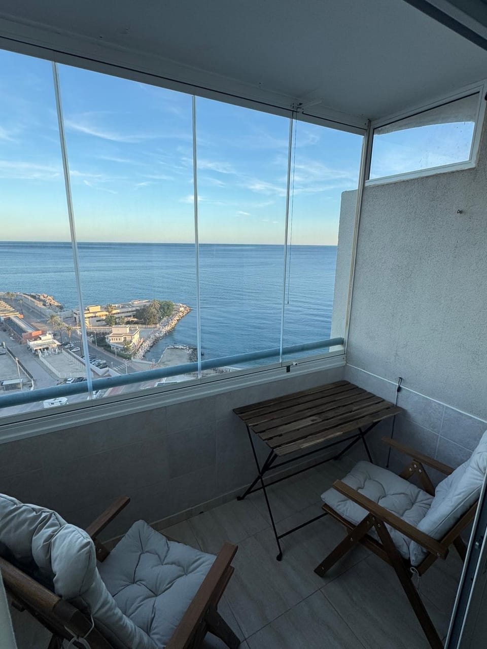View (from property/room), Balcony/Terrace, Seating area, Sea view, sunbed
