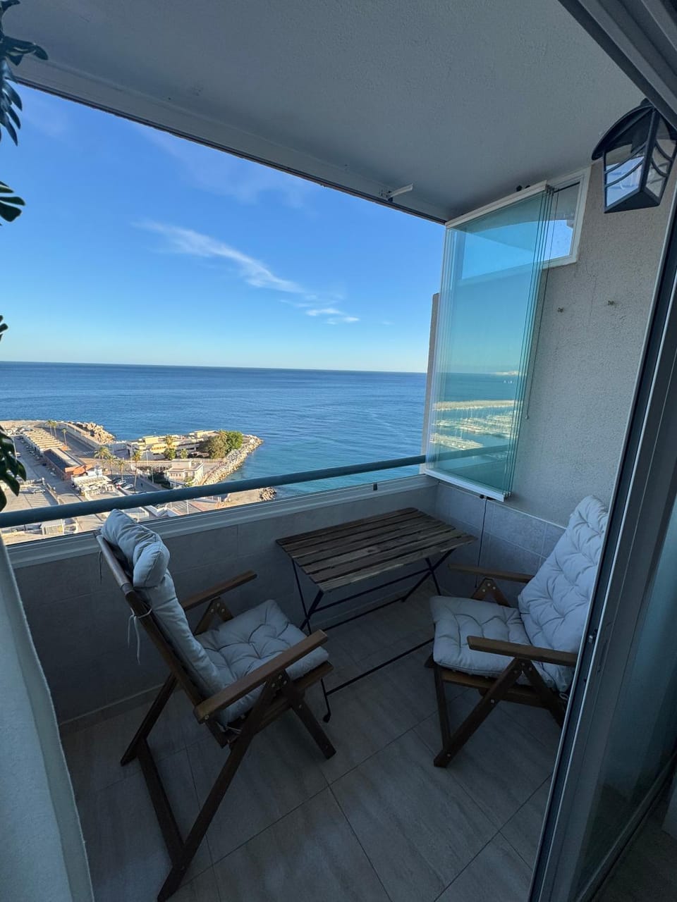 View (from property/room), Balcony/Terrace, Seating area, Sea view, sunbed