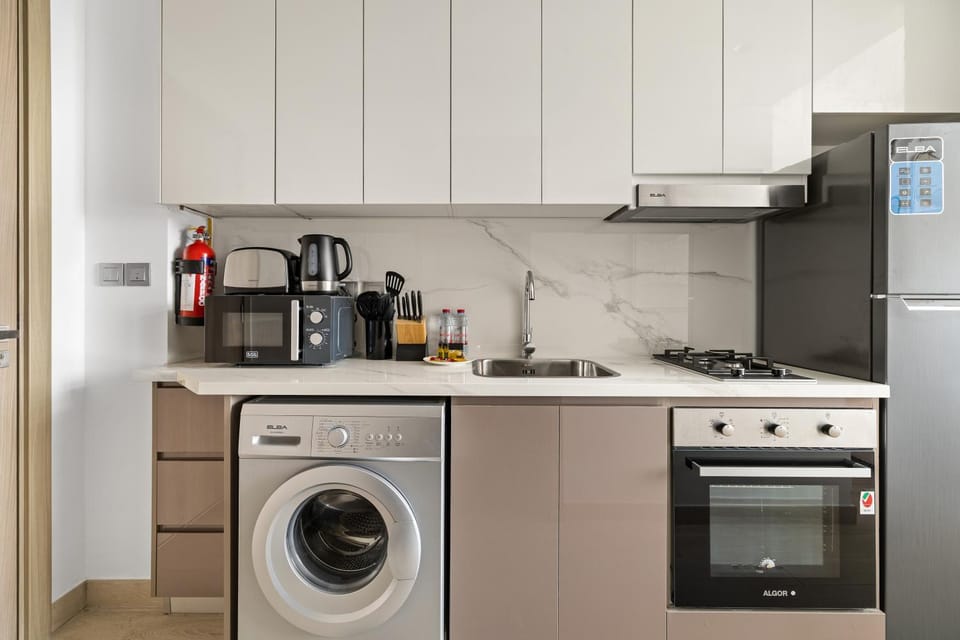 Coffee/tea facilities, Kitchen or kitchenette, dishwasher, minibar, oven, pet friendly, stove, toaster, washing machine, dryer