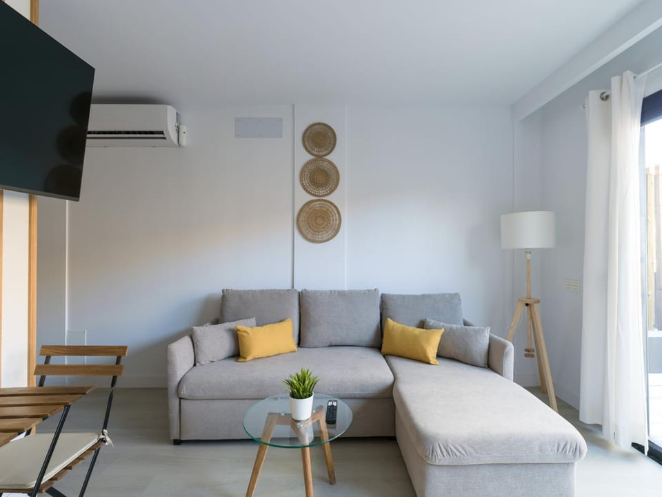 Communal lounge/ TV room, Living room