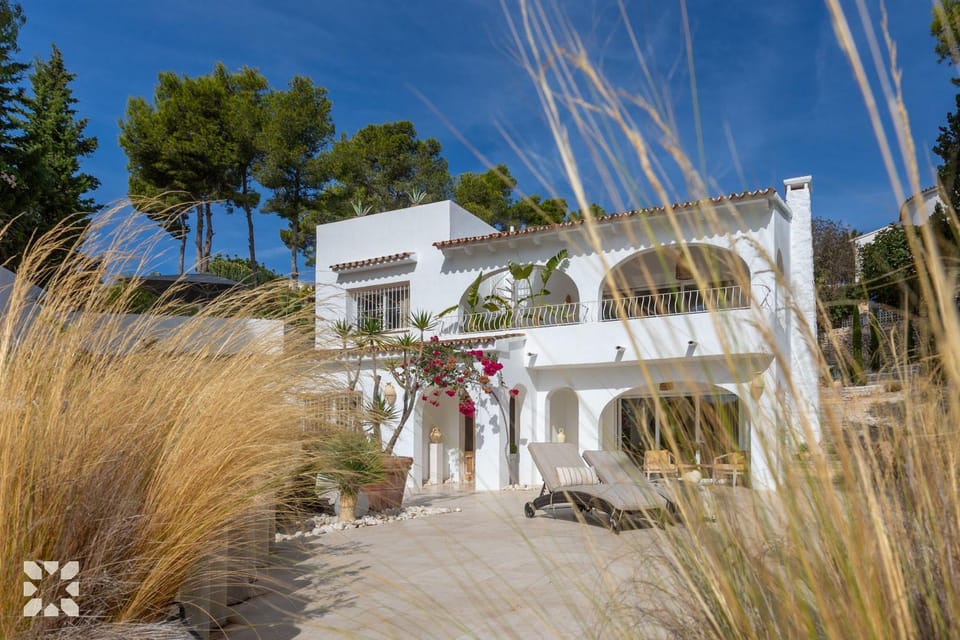 Property building, Spring, Day, Garden, Garden view