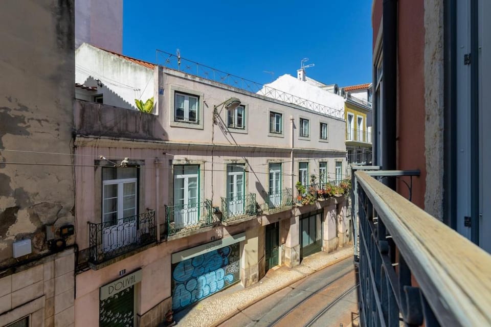 Colosseum Building - Gamma Apartment in Lisbon