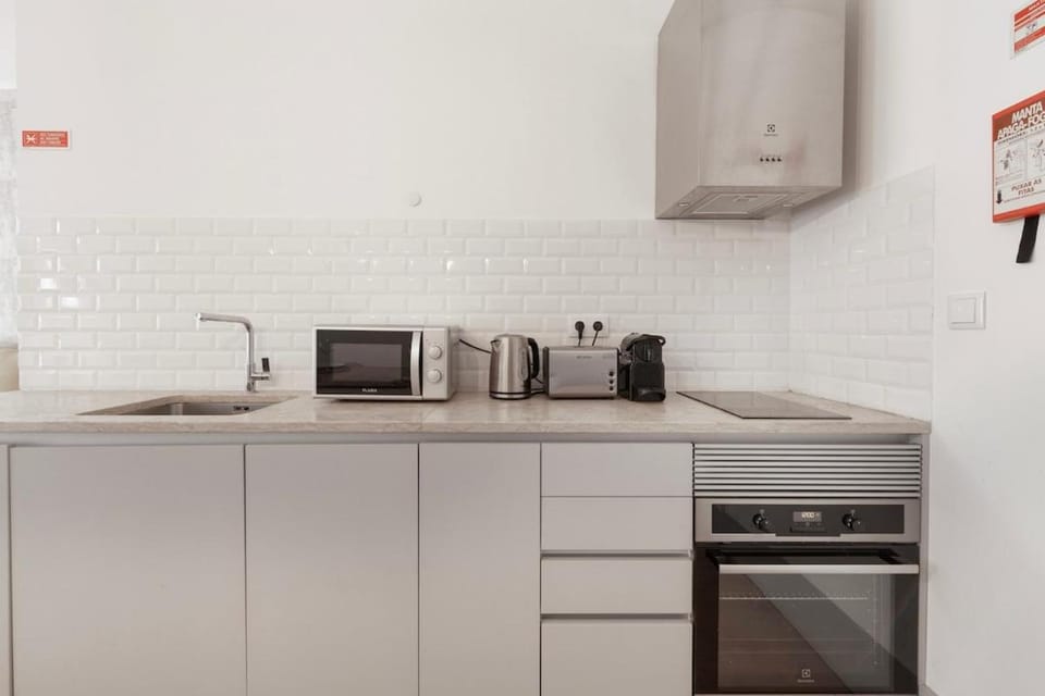 Colosseum Building - Gamma Apartment in Lisbon