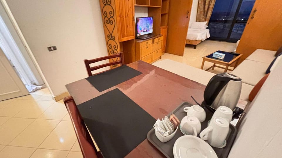 Seating area, Dining area