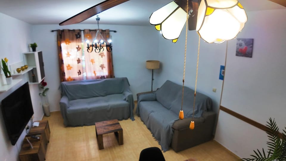 Communal lounge/ TV room, TV and multimedia, Living room, Seating area, Evening entertainment