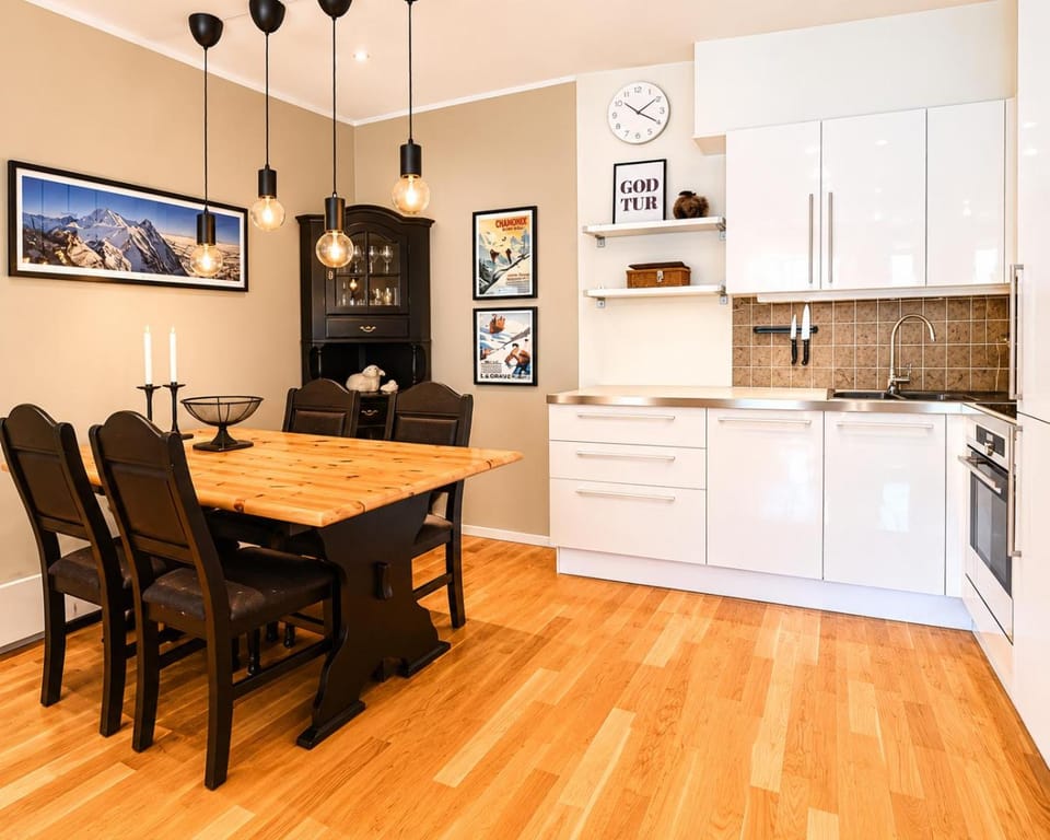Dining area, dishwasher, oven, kitchen